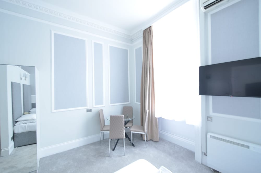 Family Studio, Ensuite