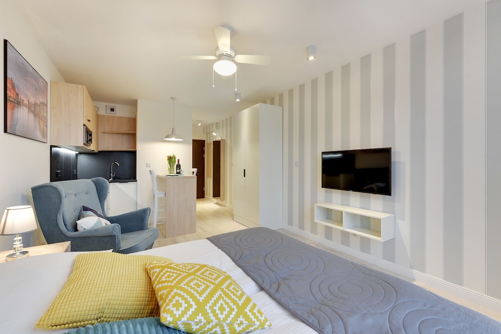 Studio Suite, 1 Double Bed, Kitchenette, River View photo 2