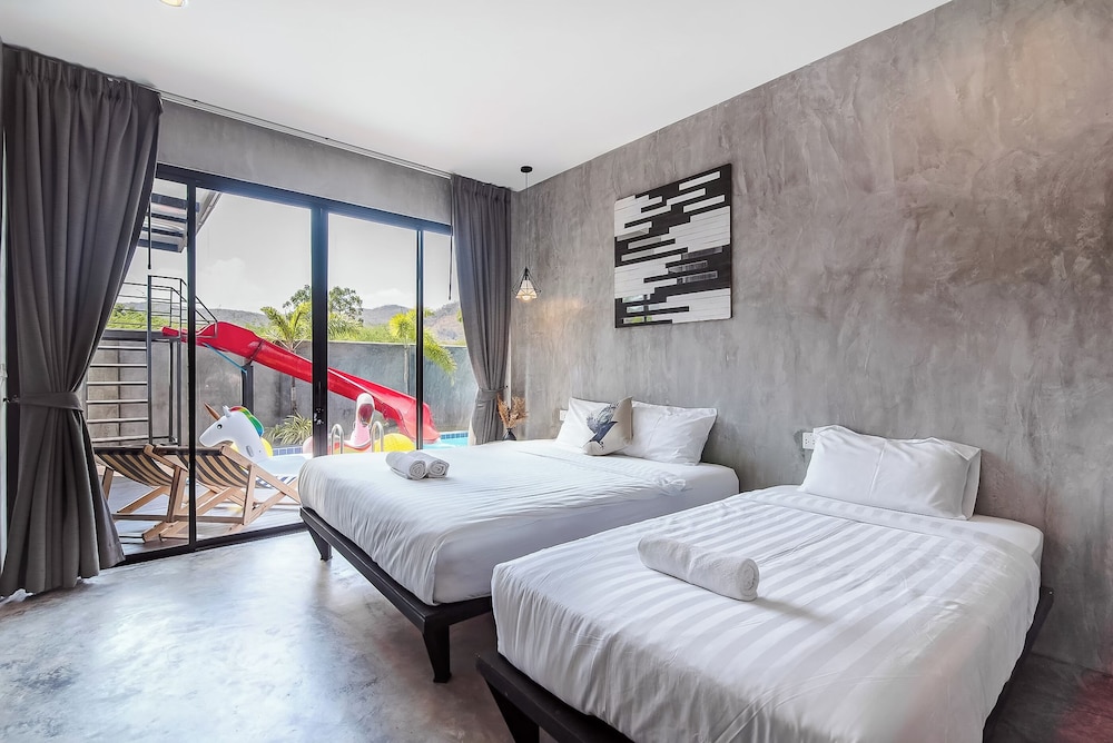 Four-Bedroom Villa - Photo 28