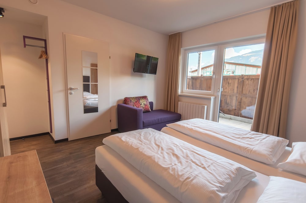 Twin Room, City View photo 1