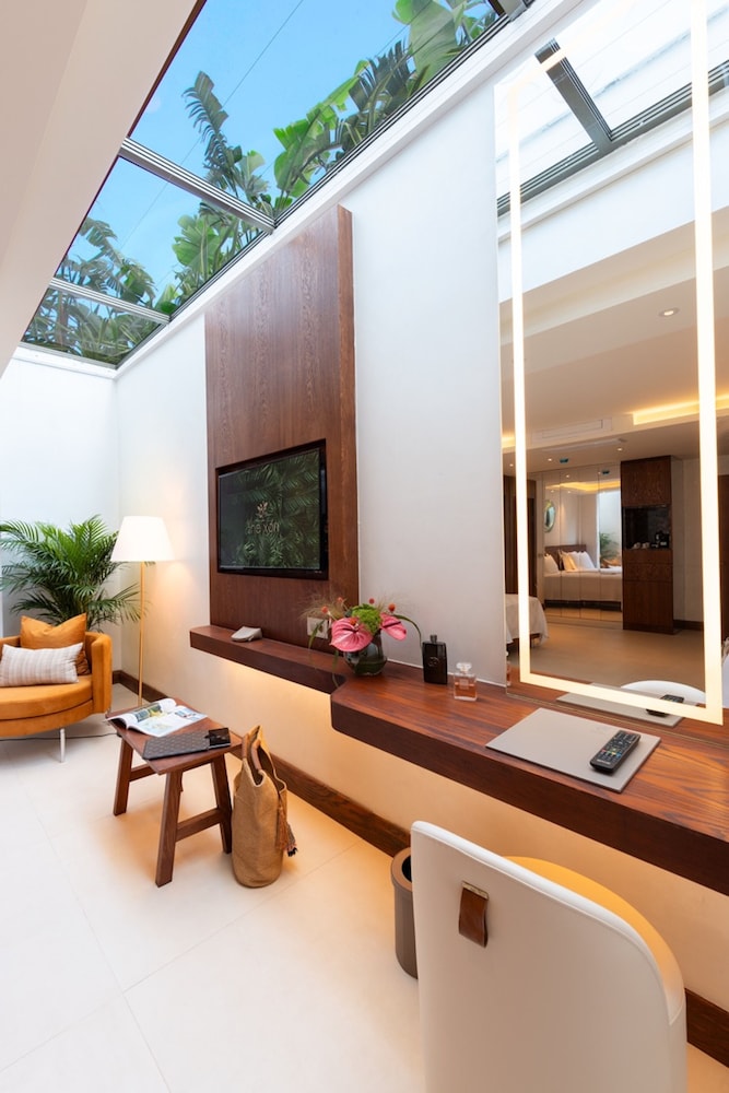 Deluxe Family Room - Photo 1
