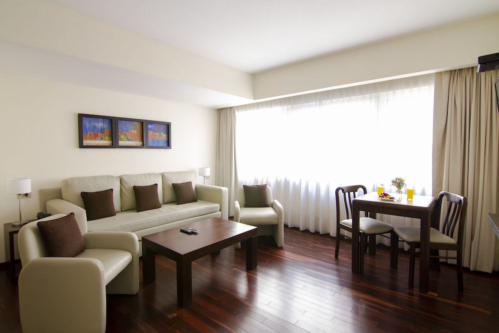 Ambassador Suite photo 1