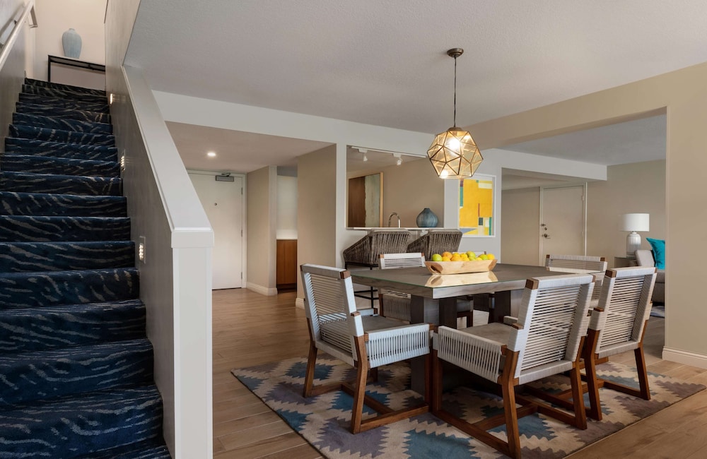Suite - Photo 3