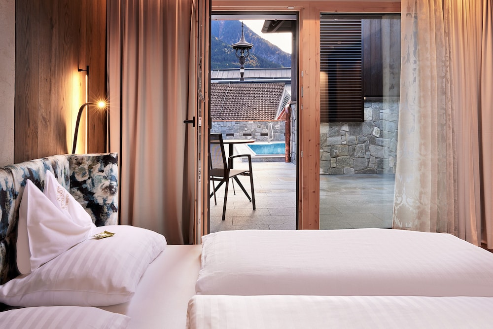 Poolsuite Deluxe photo 1