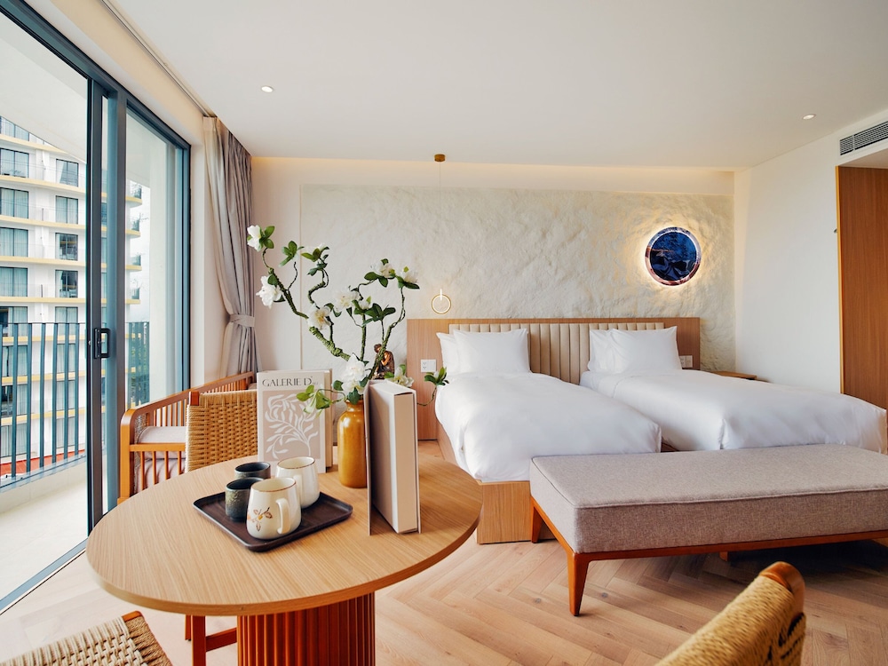 Luxury Studio Suite, 2 Double Beds, Ocean View
