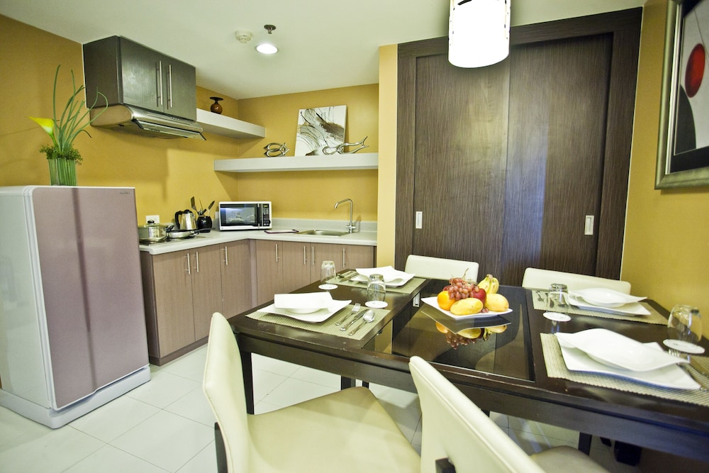 Suite - Photo 5