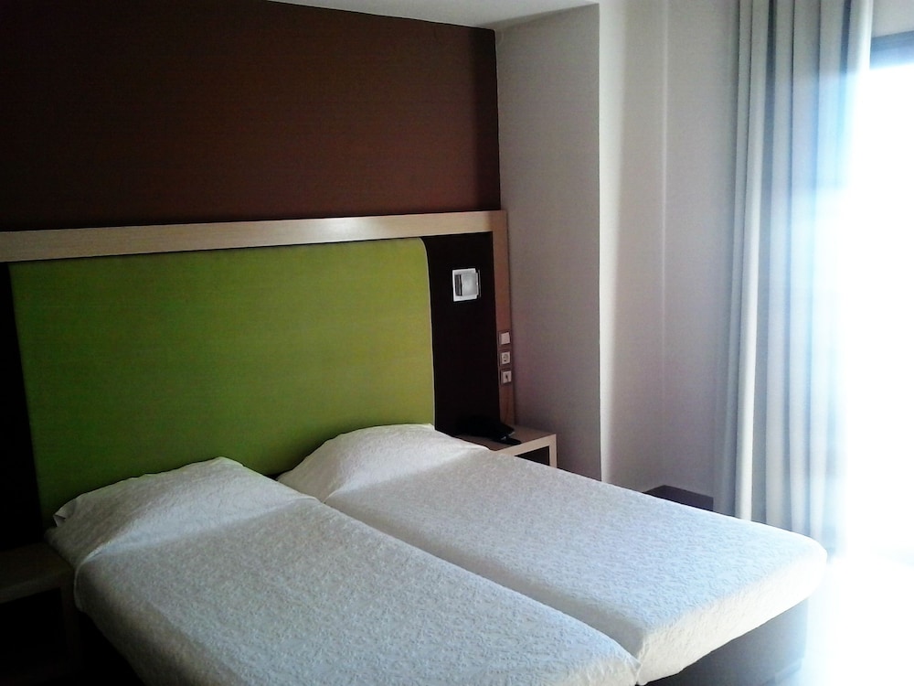 Double or Twin Room, Mountain View