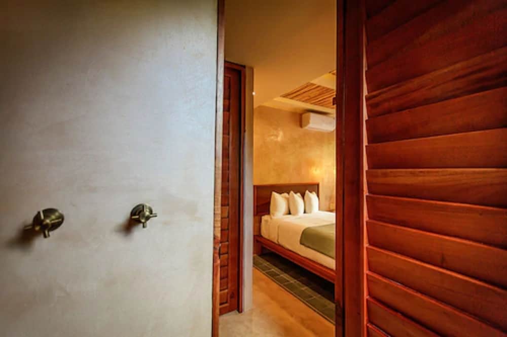 Standard Double Room, Garden View