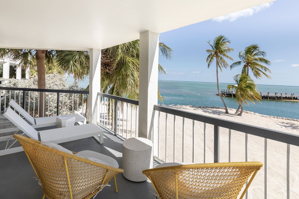 1 Bedroom Suite, 1 King, Cove Oceanview, Sofabed, Balcony - Adults Only At The Cove