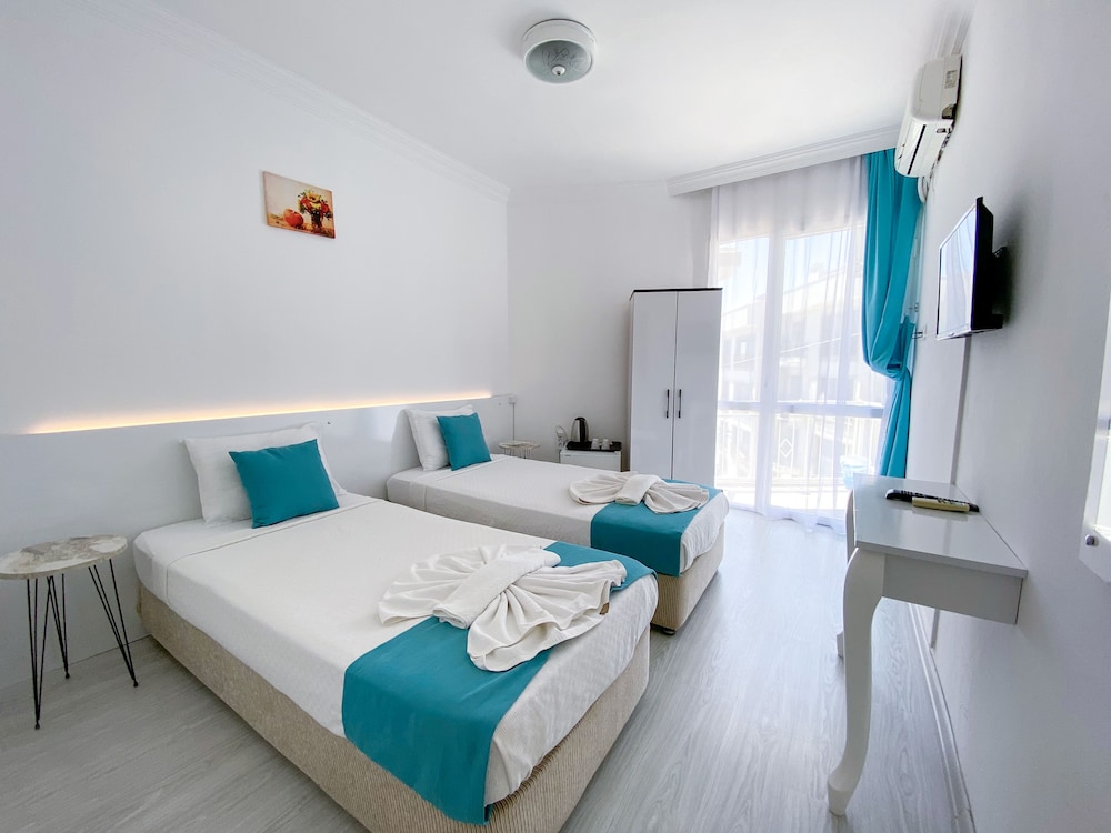 Standard Double Room, Sea View - Photo 8