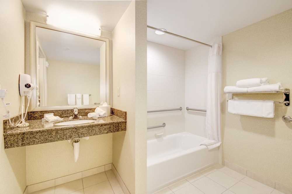 Room, 2 Queen Beds, Accessible - Photo 3