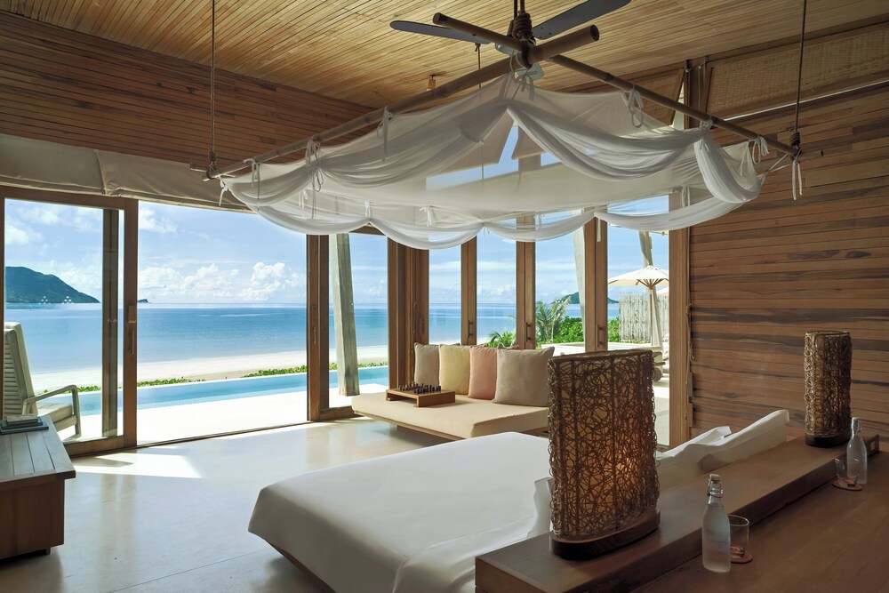 Beachfront 4-Bedroom Pool Villa - Photo 11