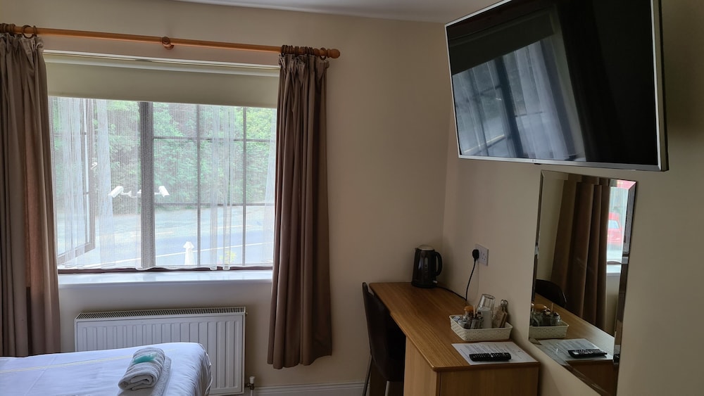 Deluxe Double or Twin Room, Ensuite photo 3