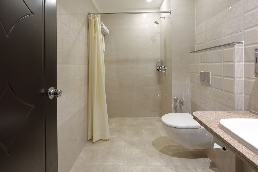 Deluxe Double or Twin Room - Photo 15