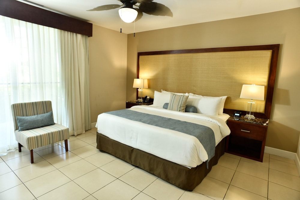 Luxury Apartment, 3 Bedrooms, Balcony, Garden View