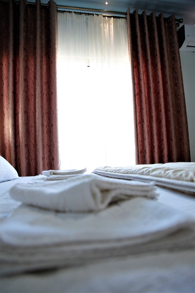 Standard Triple Room, Sea View photo 3