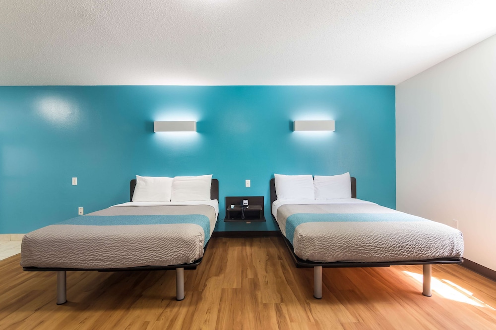 Standard Room, 2 Double Beds, Non Smoking, Refrigerator & Microwave photo 1