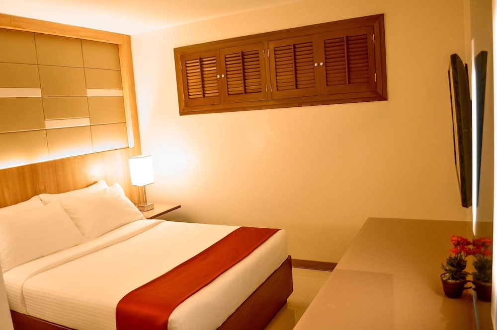 Superior Room, 1 Queen Bed photo 2