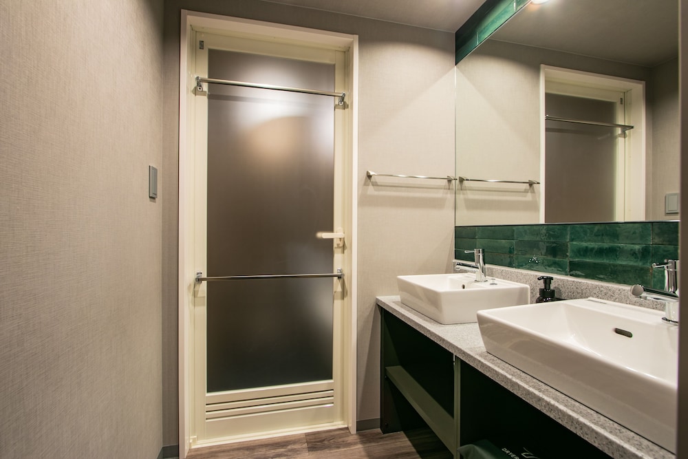 Deluxe 1BR with 6beds (with Tatami Room), Non Smoking