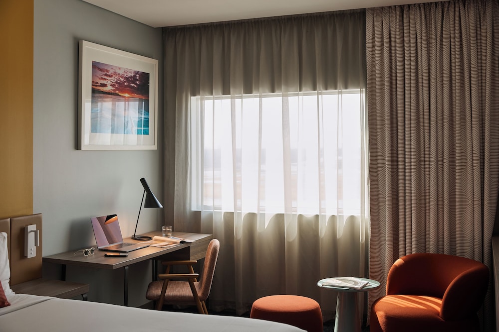 Deluxe King Suite - Photo 4
