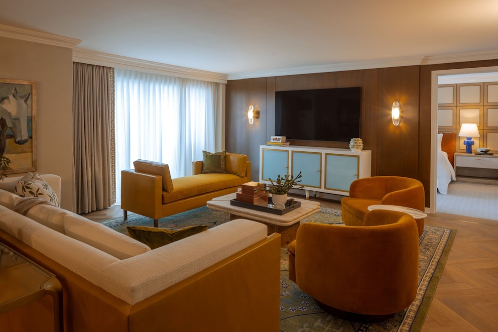 Suite, 1 Bedroom, Pool View - Photo 3