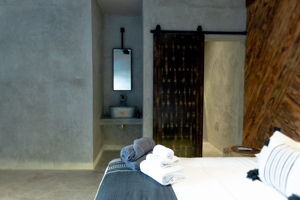 Standard Room photo 2