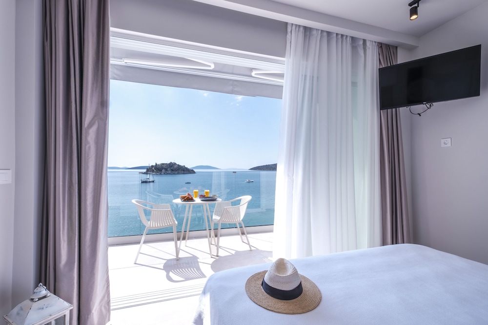 Panoramic View Suite photo 3