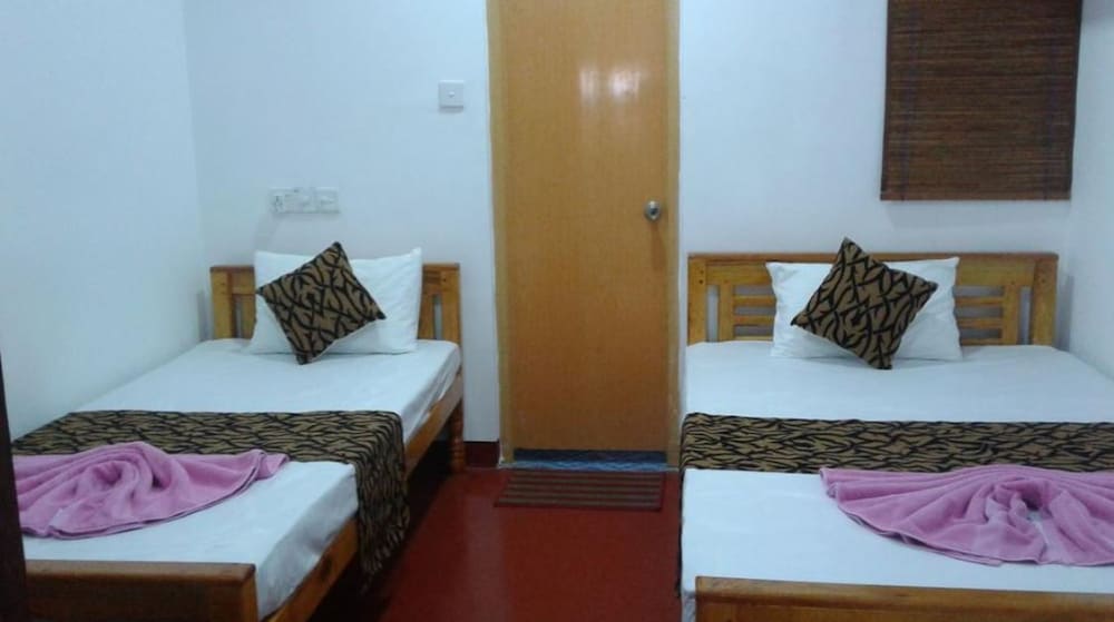 Basic Double or Twin Room photo 2
