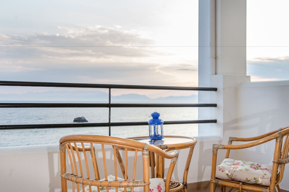 One Bedroom Apartment, Sea View photo 3