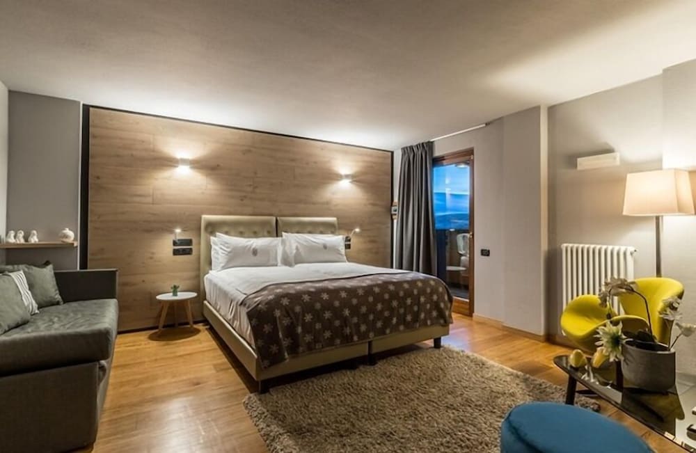 Superior Double or Twin Room, Balcony, Valley View