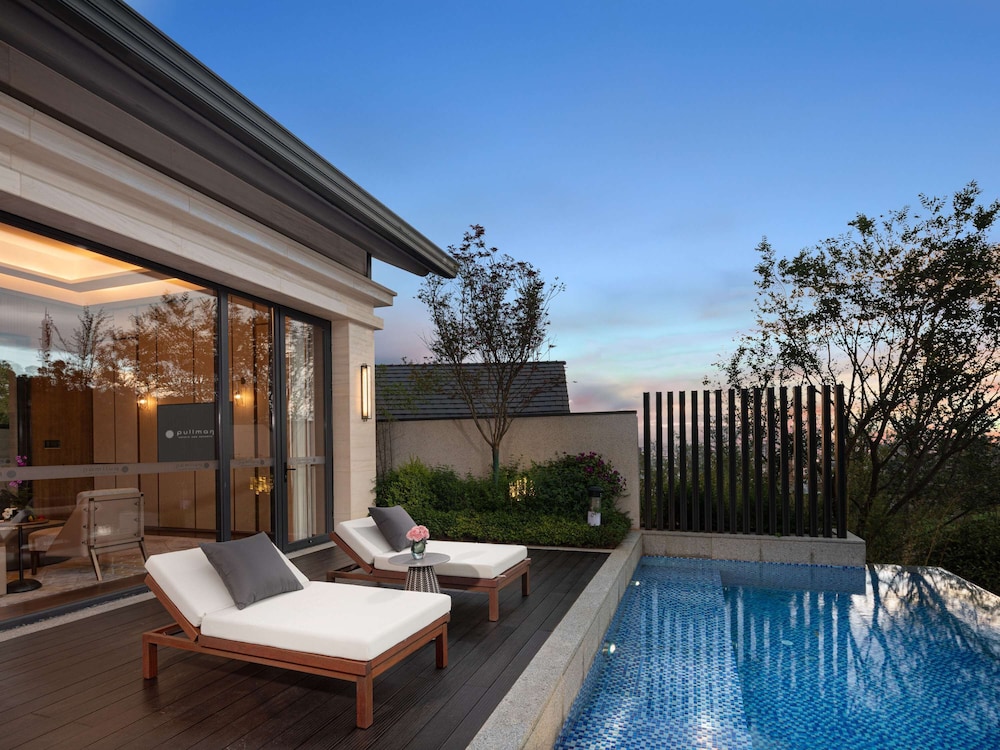 VILLA EXCLUSIVE SUITE,  1 King Size Bed, Private Swimming Pool, Private Balcony, Mountain View - Photo 5