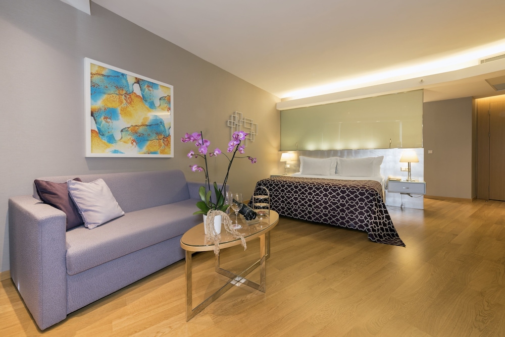 Grand Family Room, Sea View