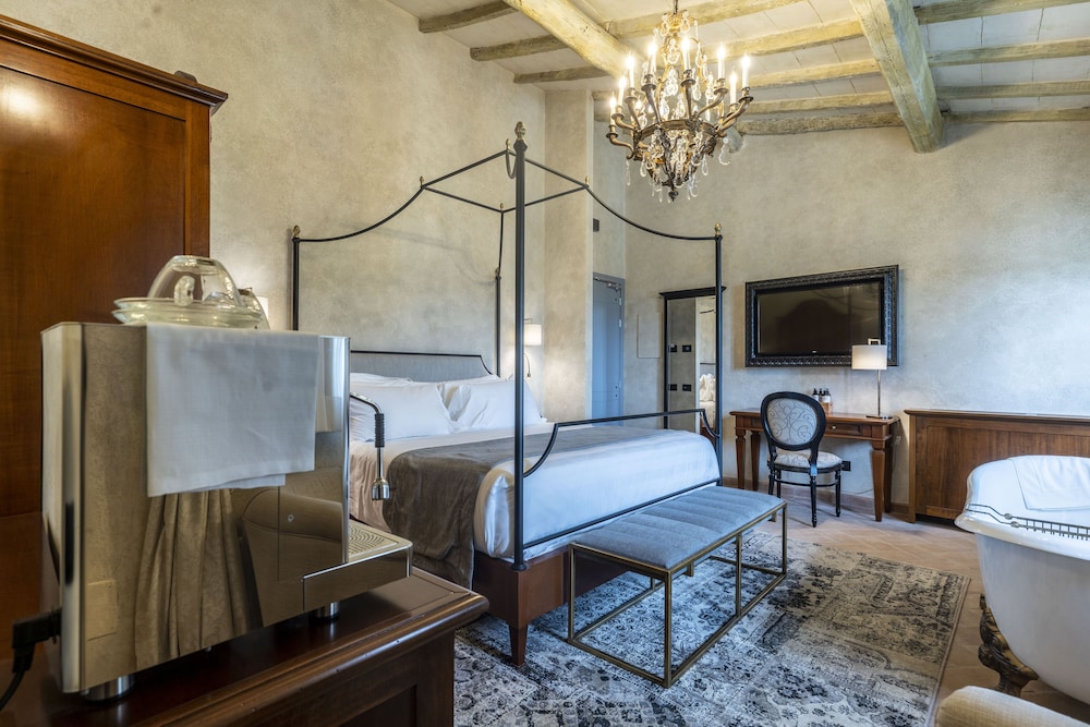 Premium Suite - Photo 6