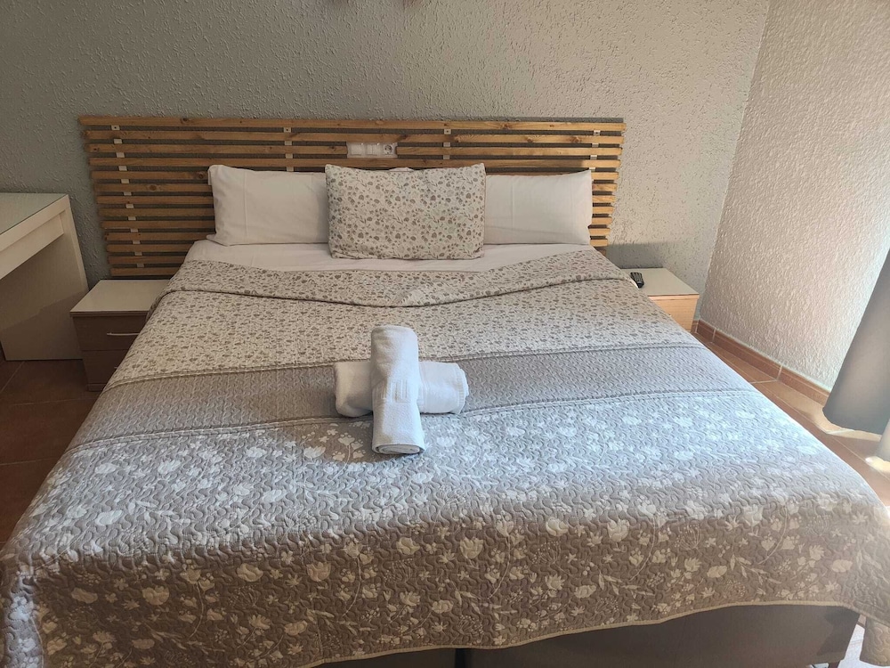 Standard Double Room, 1 Queen Bed - Photo 3