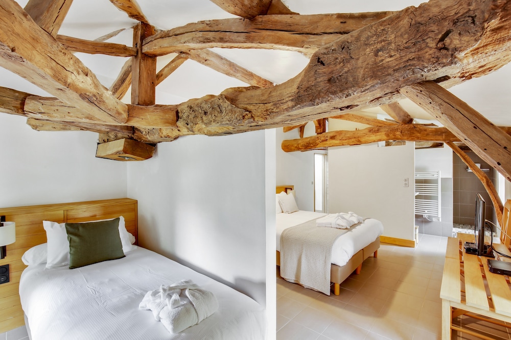 Standard Triple Room, Ensuite, Vineyard View (Chambre Atypique ) photo 3