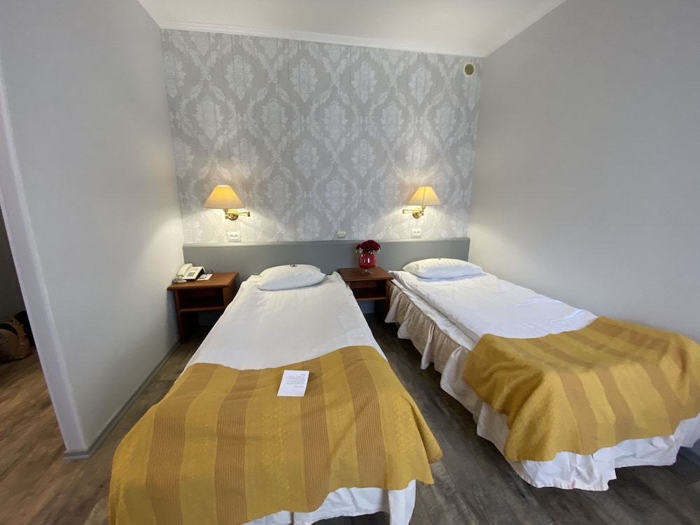 Double or Twin Room - Photo 13