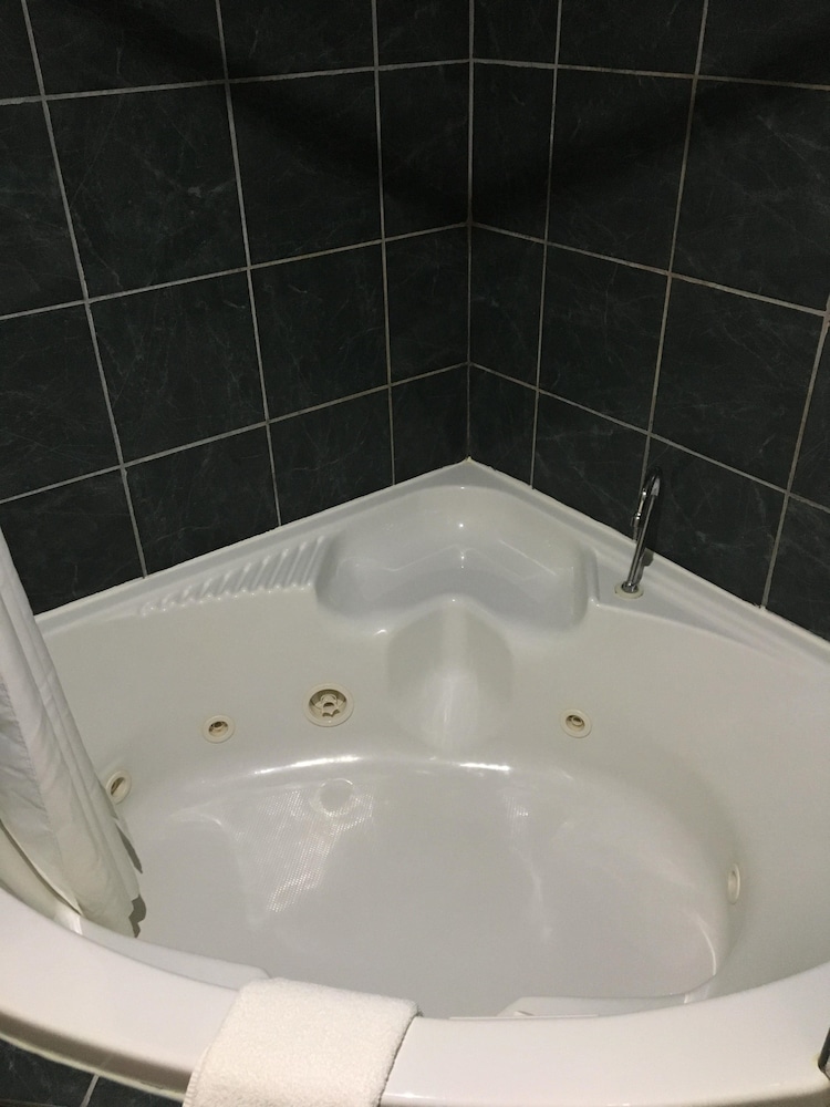 Superior Room, 1 King Bed, Jetted Tub, Mountain View photo 2