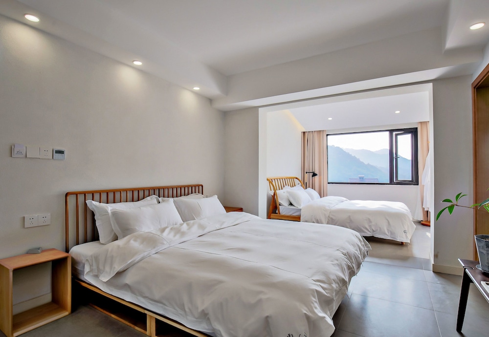 Family Suite with Mountain View photo 1