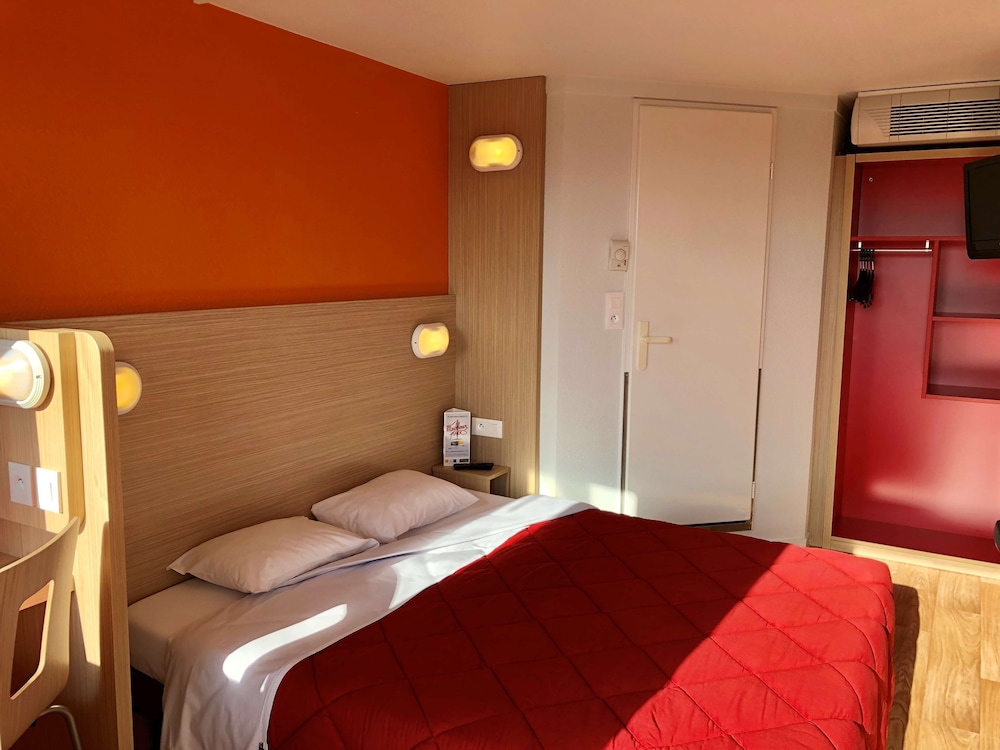 Standard Room, Multiple Beds (1 Double and 1 Single bed) - Photo 5