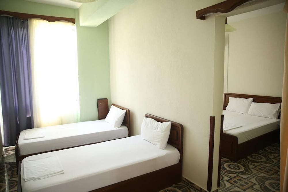Classic Triple Room, Balcony photo 2