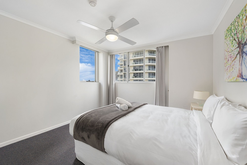 Budget Apartment, 2 Bedrooms, Ocean View photo 1