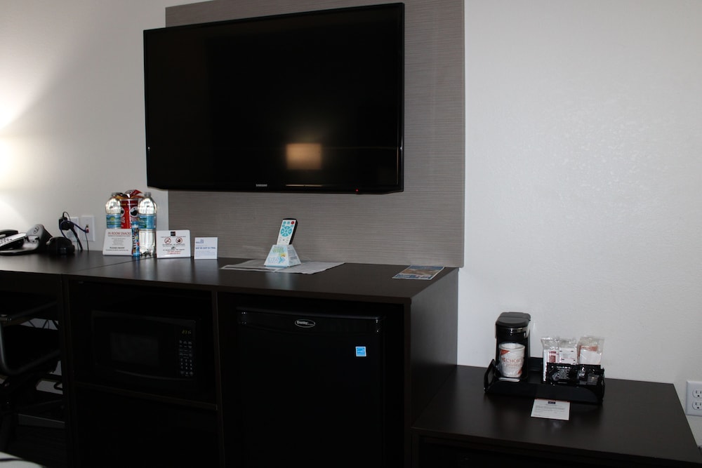 Room, 2 Queen Beds, Non Smoking - Photo 2