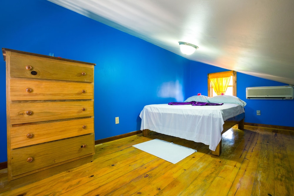 #13 & #14 King + Queen (ladder access) + Twin Bed; Garden Suites photo 2