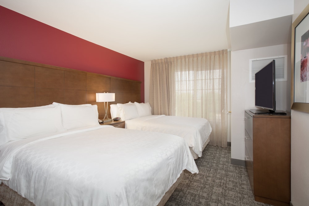 Suite, 2 Bedrooms, Accessible, Kitchen (Communications)