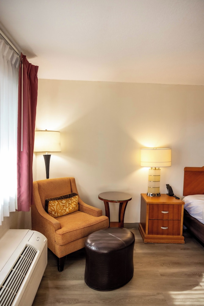 Room, 2 Queen Beds, Non Smoking - Photo 4
