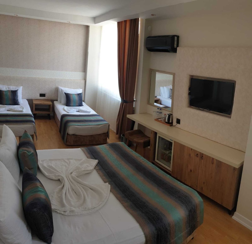 Family Triple Room photo 2
