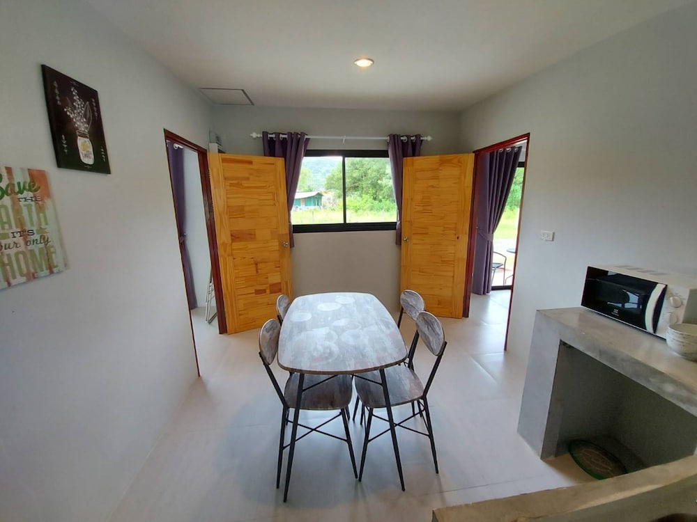2 Bedroom House - Photo 17