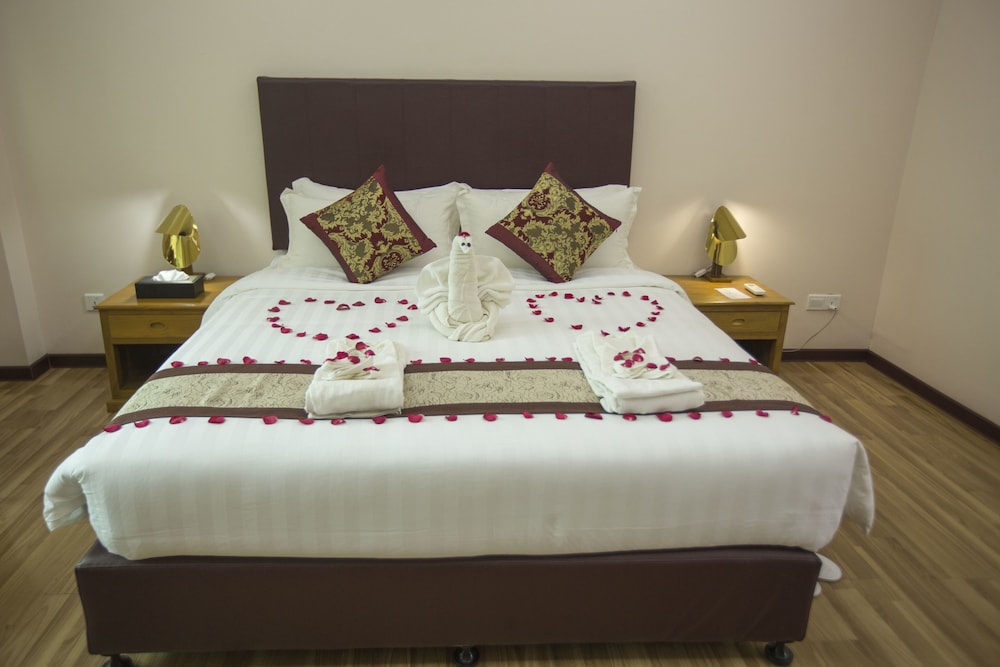 Superior Double or Twin Room, Pool View photo 3