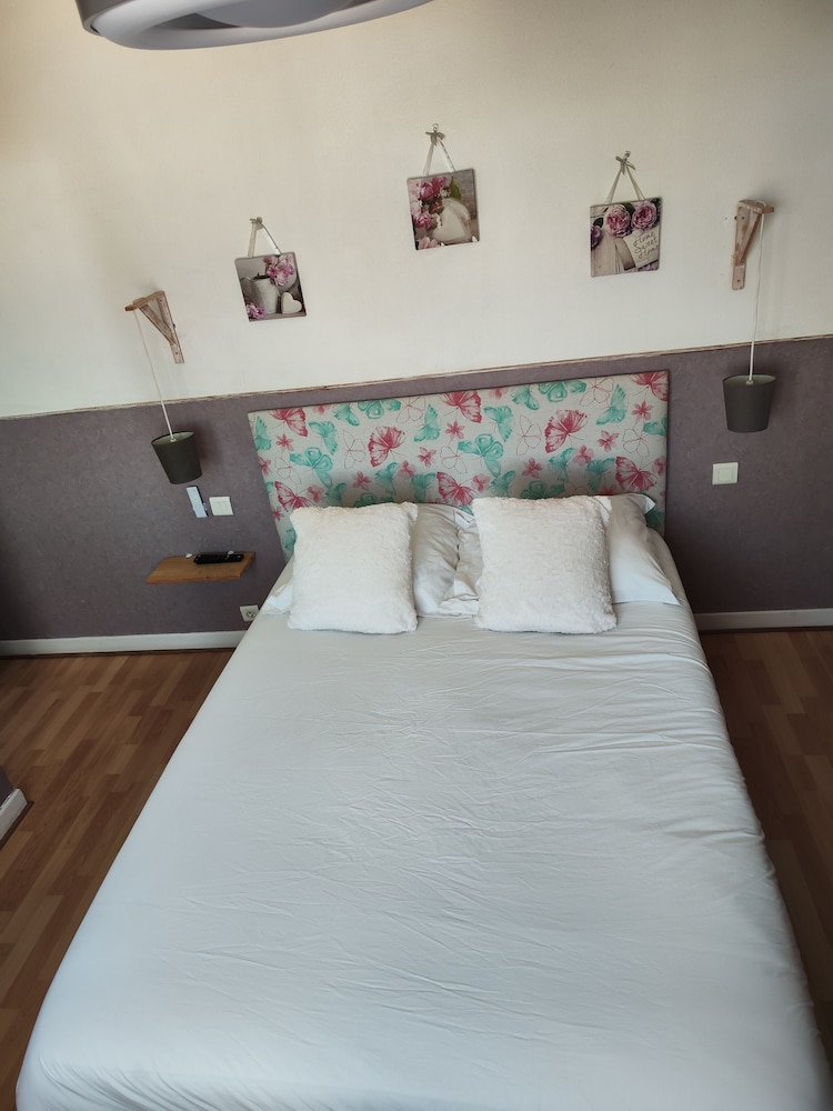 Double Room - Photo 14