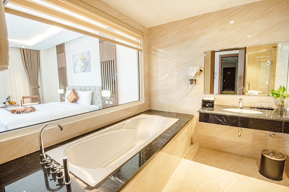 Executive King Room - Photo 5